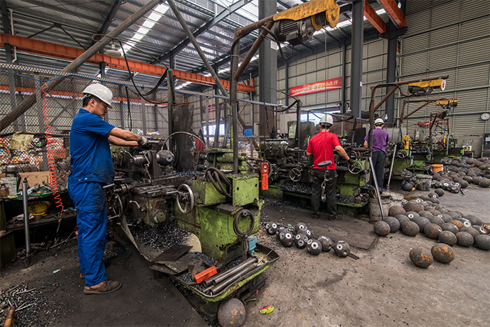 西青网架配件车间